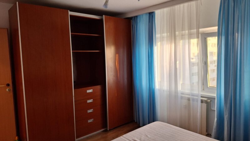 Militari (langa Teatrul Masca - Uverturii)